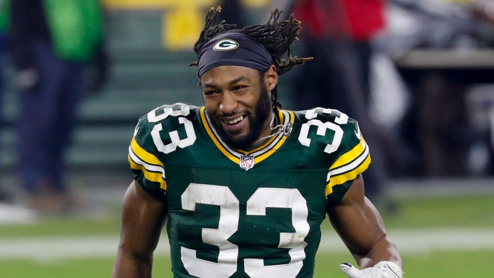 Aaron Jones: Running back agrees four-year deal to stay with Green Bay Pack...