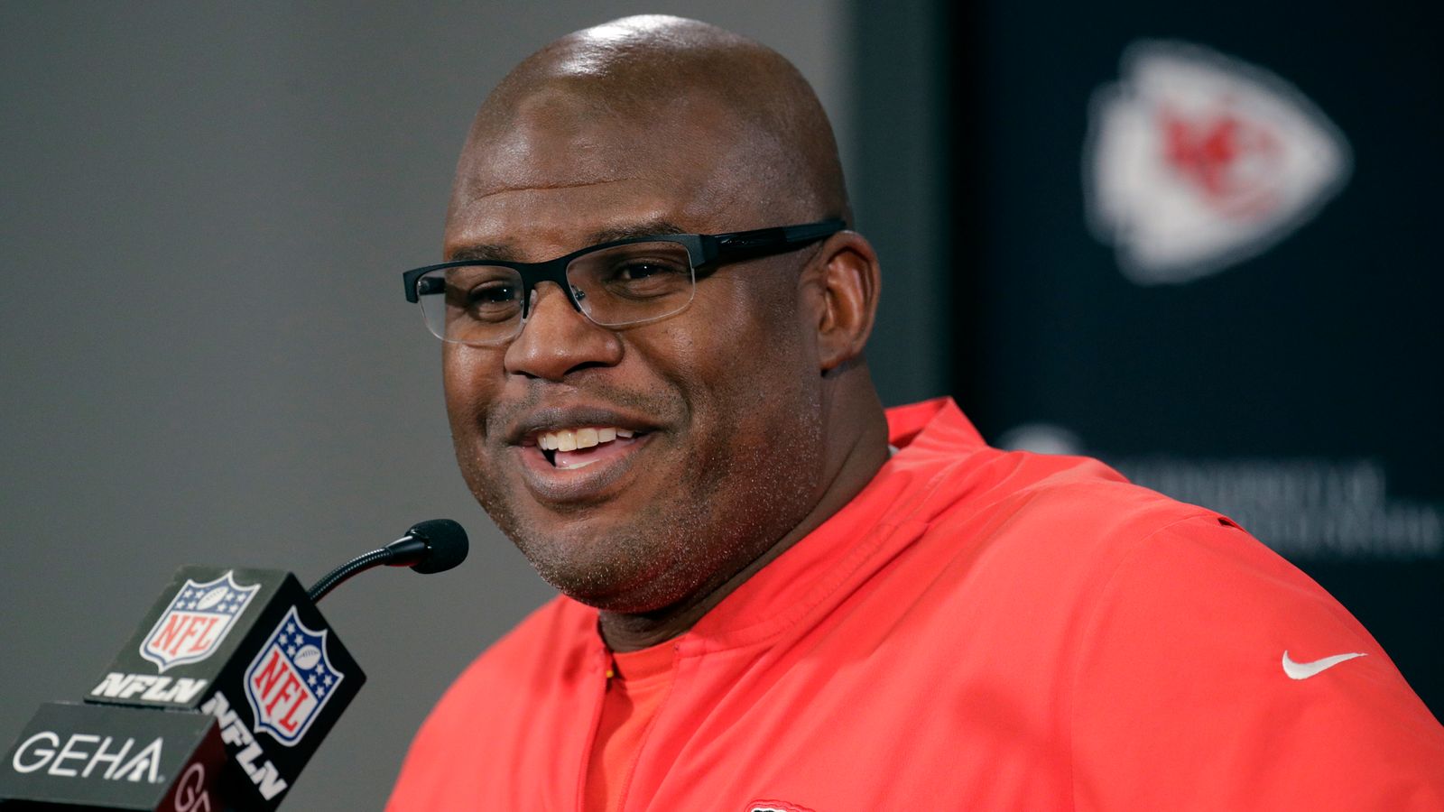 Chiefs say new Commanders coordinator Eric Bieniemy's intense