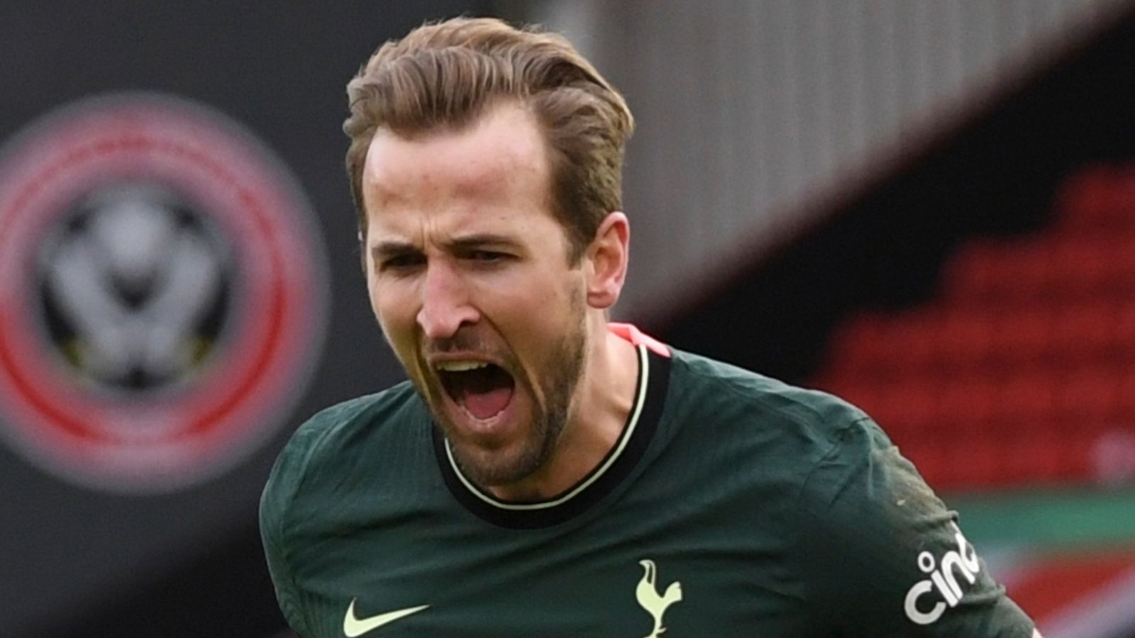 Tottenham, England star Kane eyes NFL kicker dream after retiring - ESPN