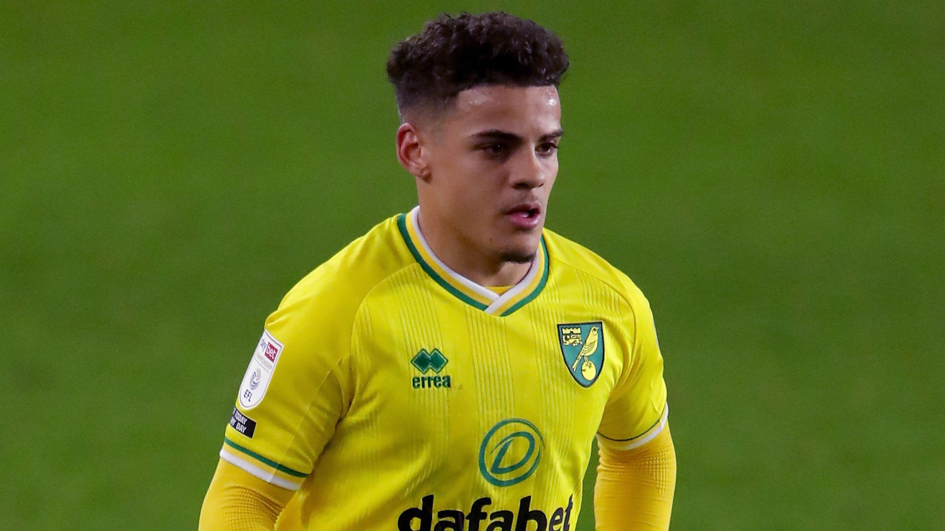 Everton considering move for Aarons