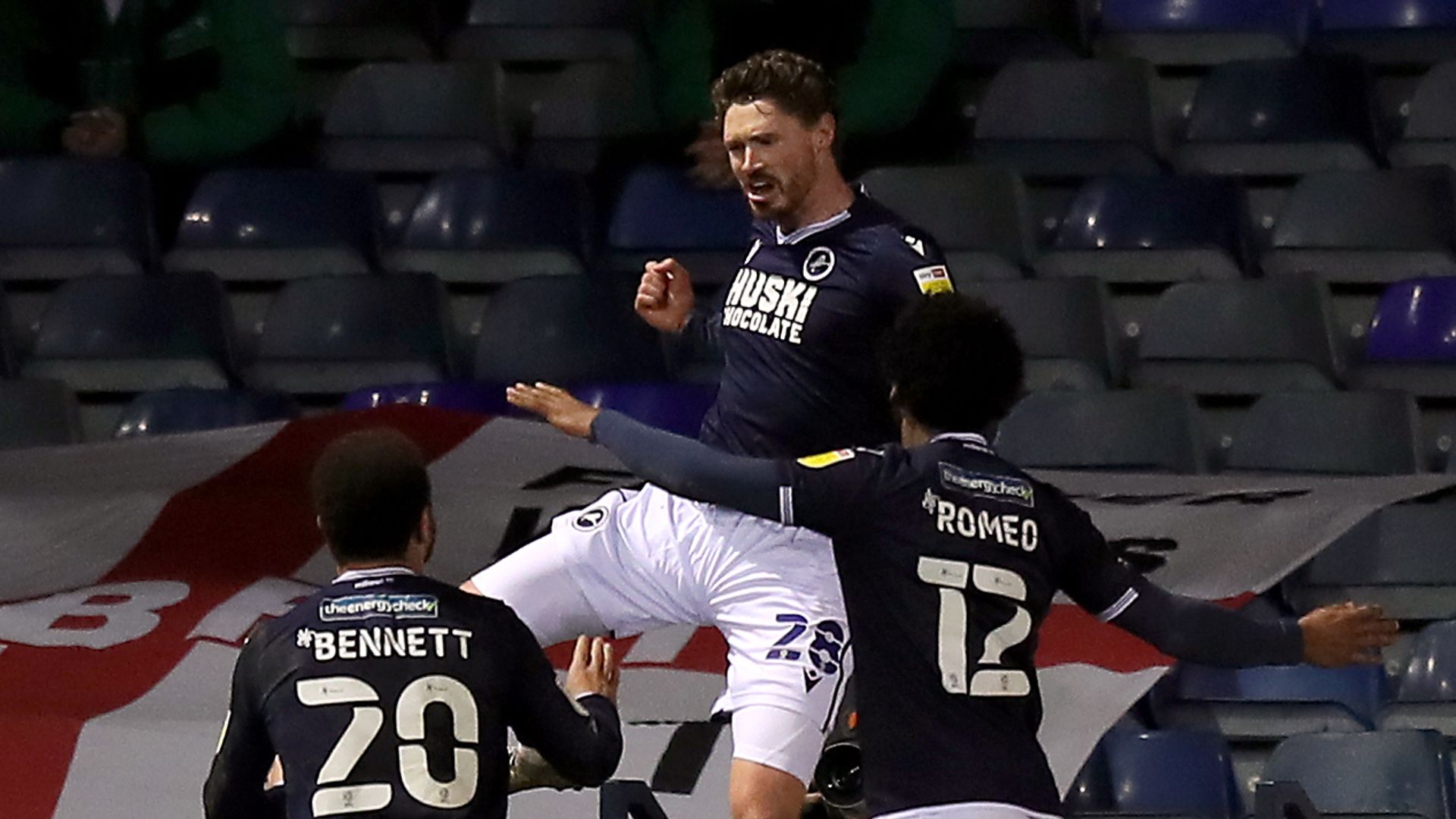 Evans snatches late draw for Millwall Evans snatches late draw for Millwall