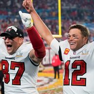 Gronk, AB, Fournette team up for Super Bowl TDs, Bucs top KC