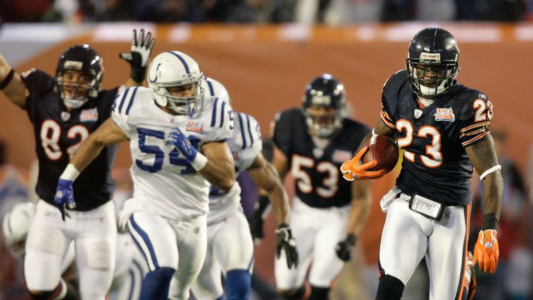 Devin Hester is off to the races on his way to scoring a touchdown off the opening kickoff in Super Bowl XLI