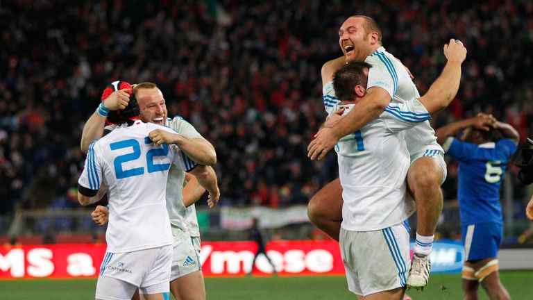 Italy celebrate their win over France in 2013