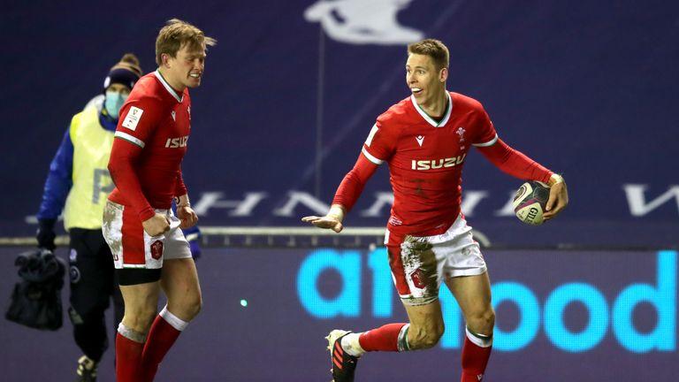 Liam Williams celebrates scoring for Wales