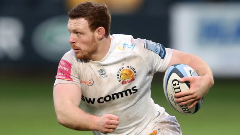 No 8 Sam Simmonds goes on the run for Exeter Chiefs