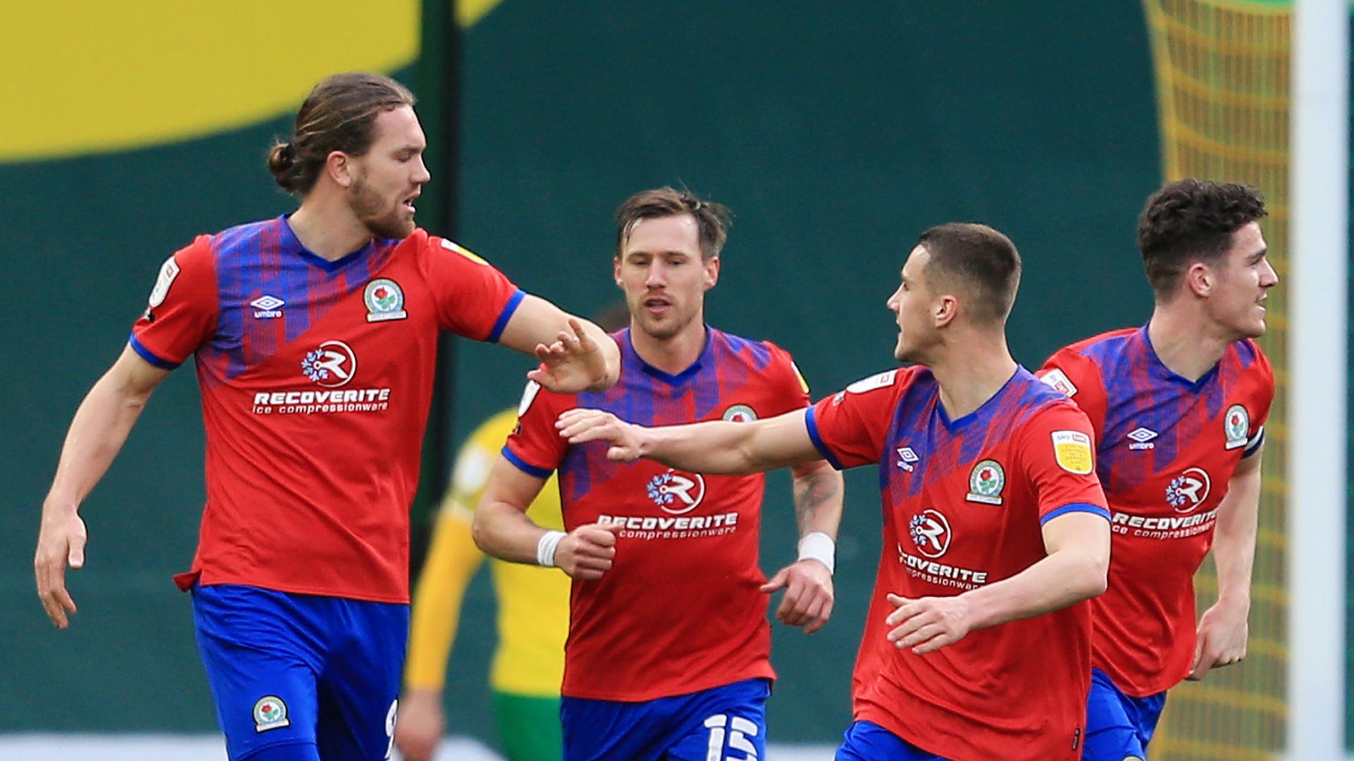 Leaders Norwich held by Blackburn