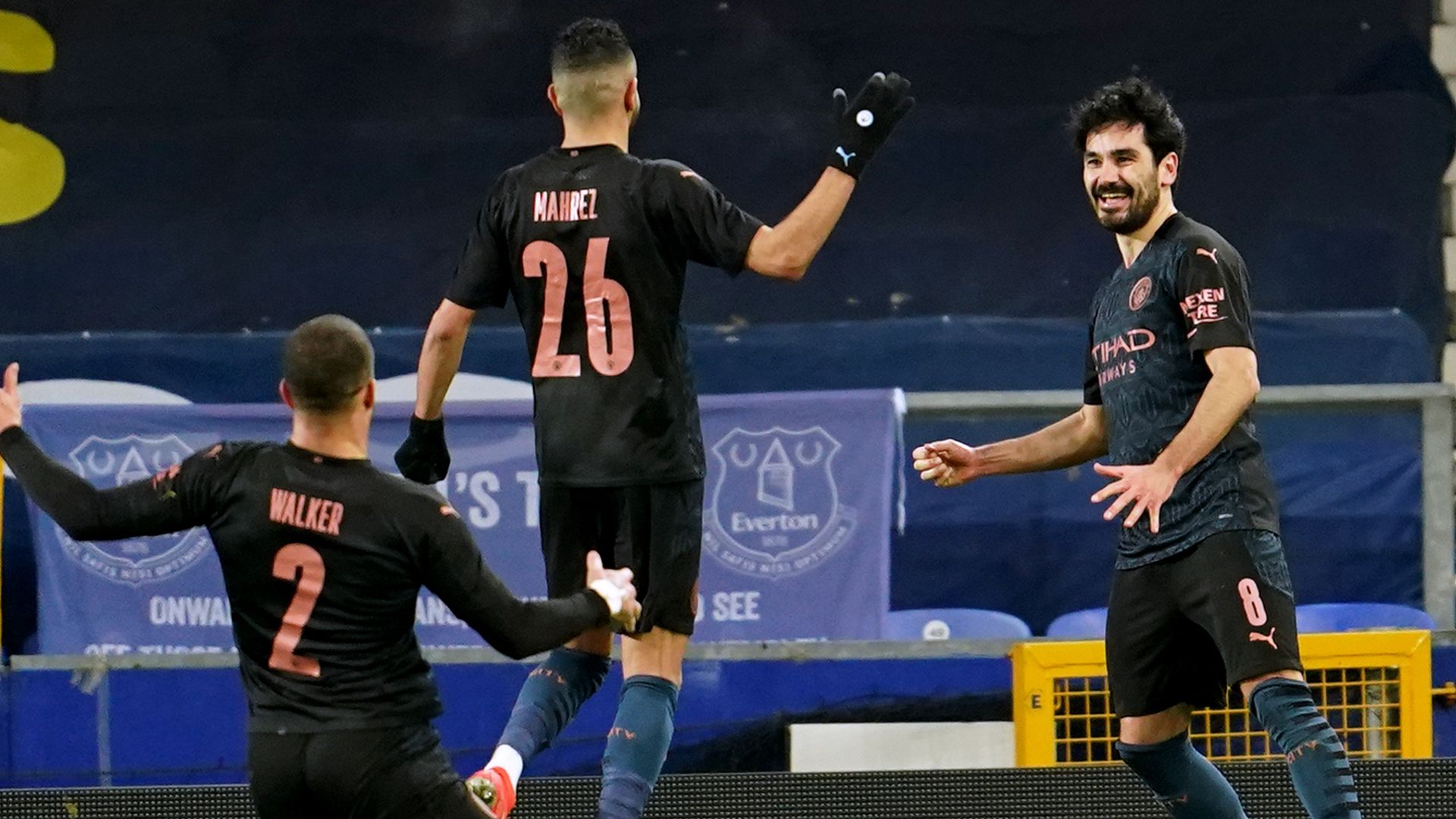 City into FA Cup semis after late show at Everton
