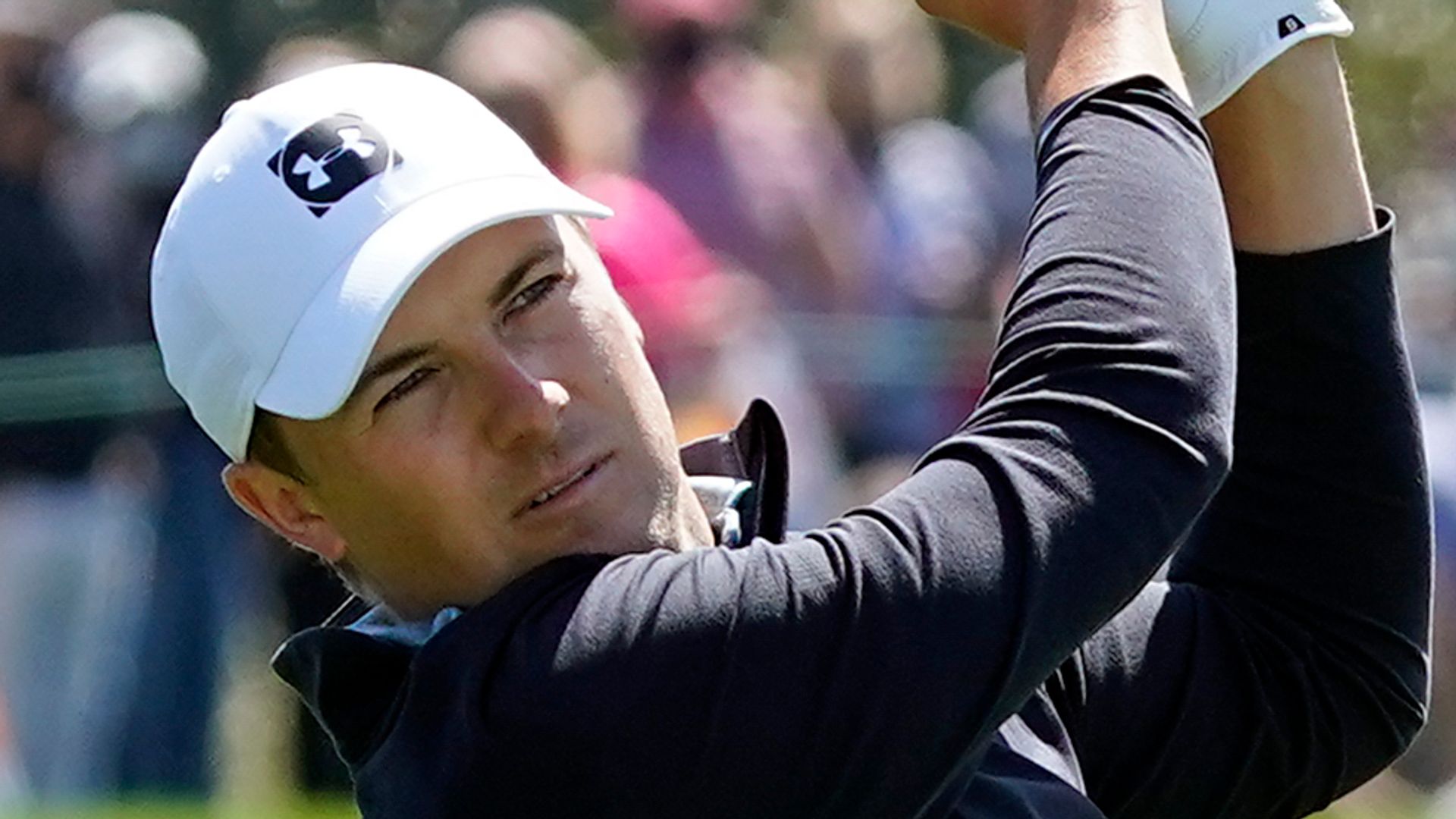 Spieth drives the 15th green ... from the 13th tee!