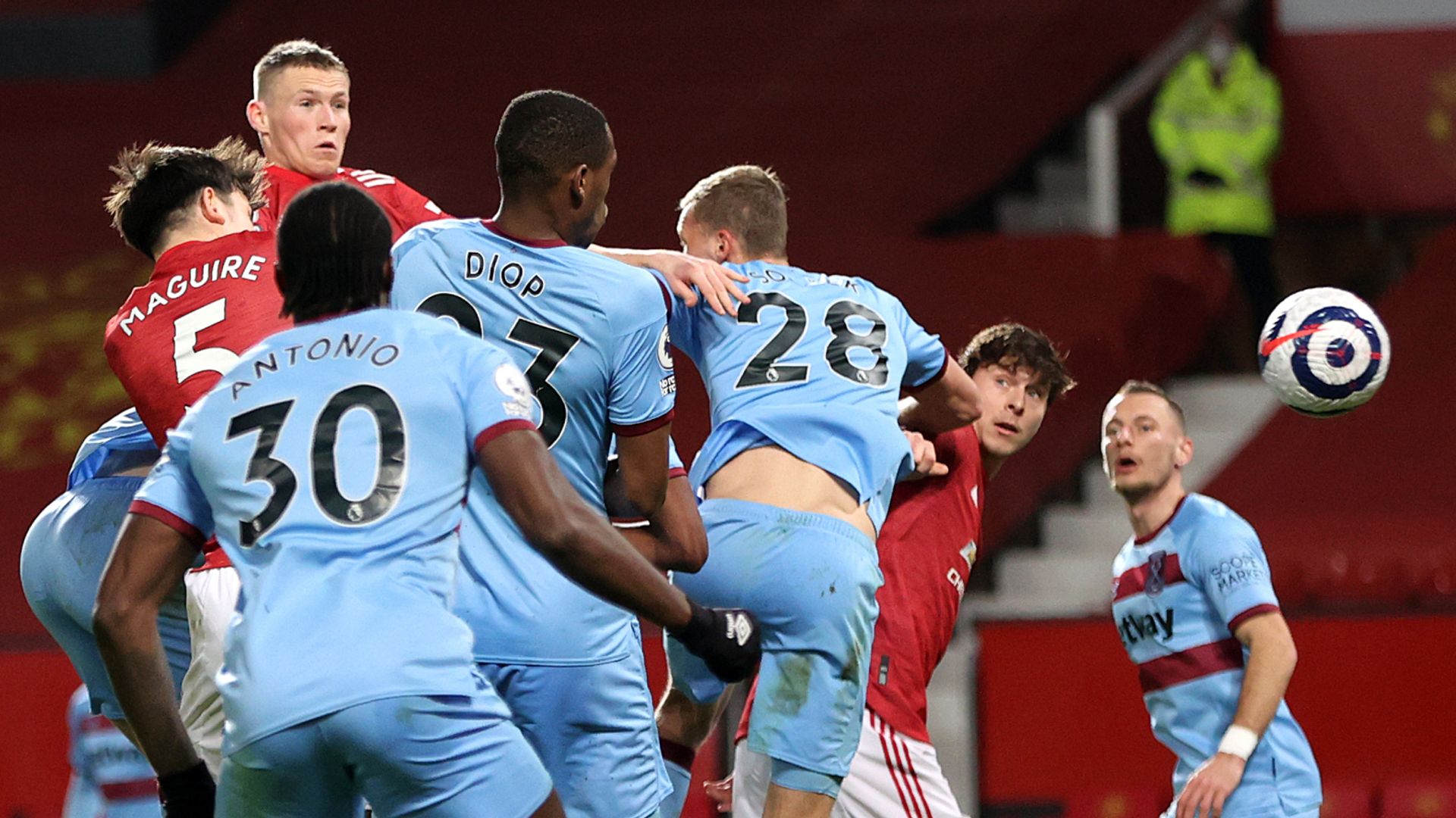 Man Utd edge West Ham to reclaim second spot