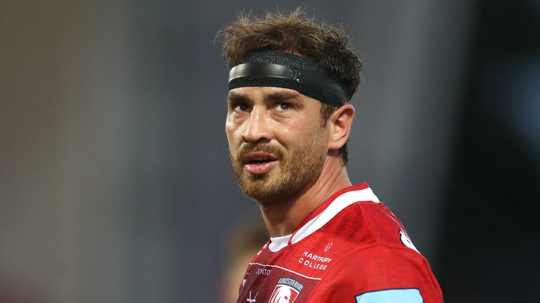 Danny Cipriani has signed for Bath on an extended one-year contract