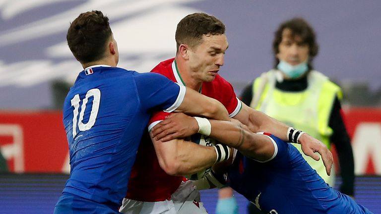 George North looks for a way through the France defence