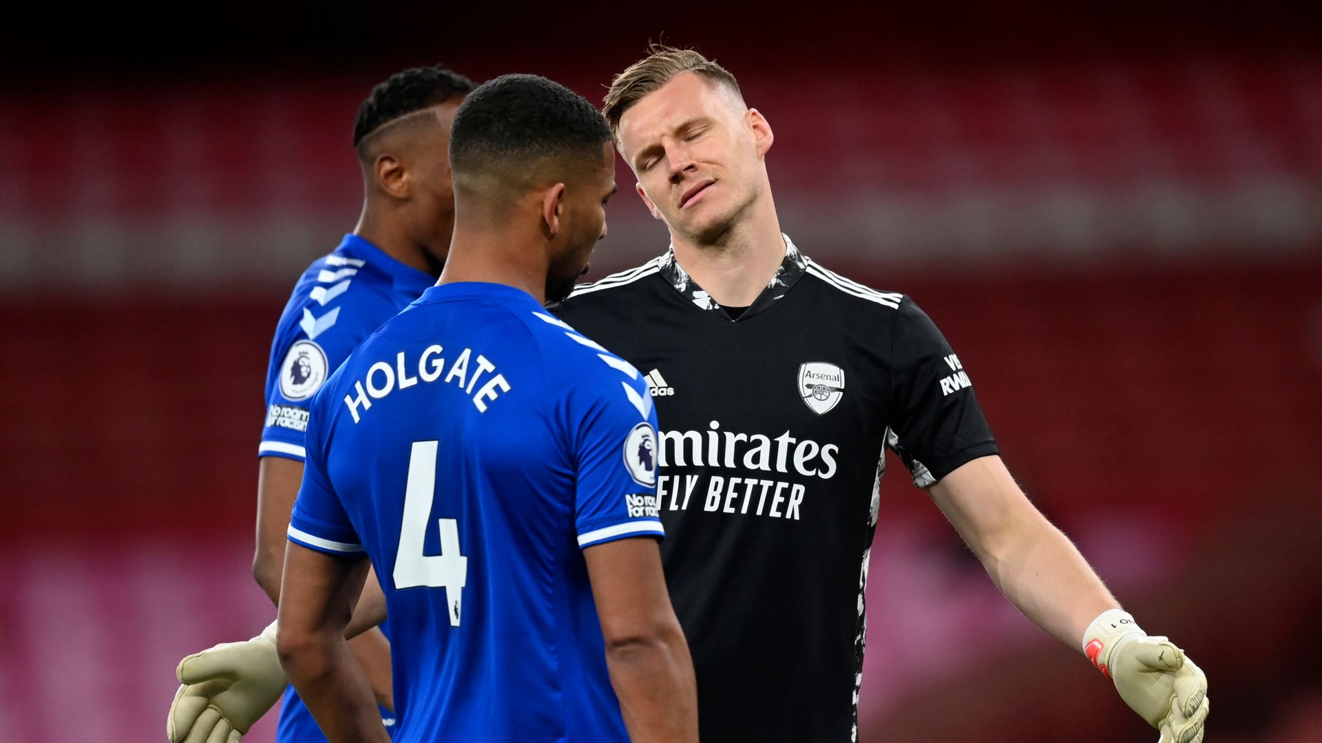 Leno howler ends Everton's wait for win at Arsenal