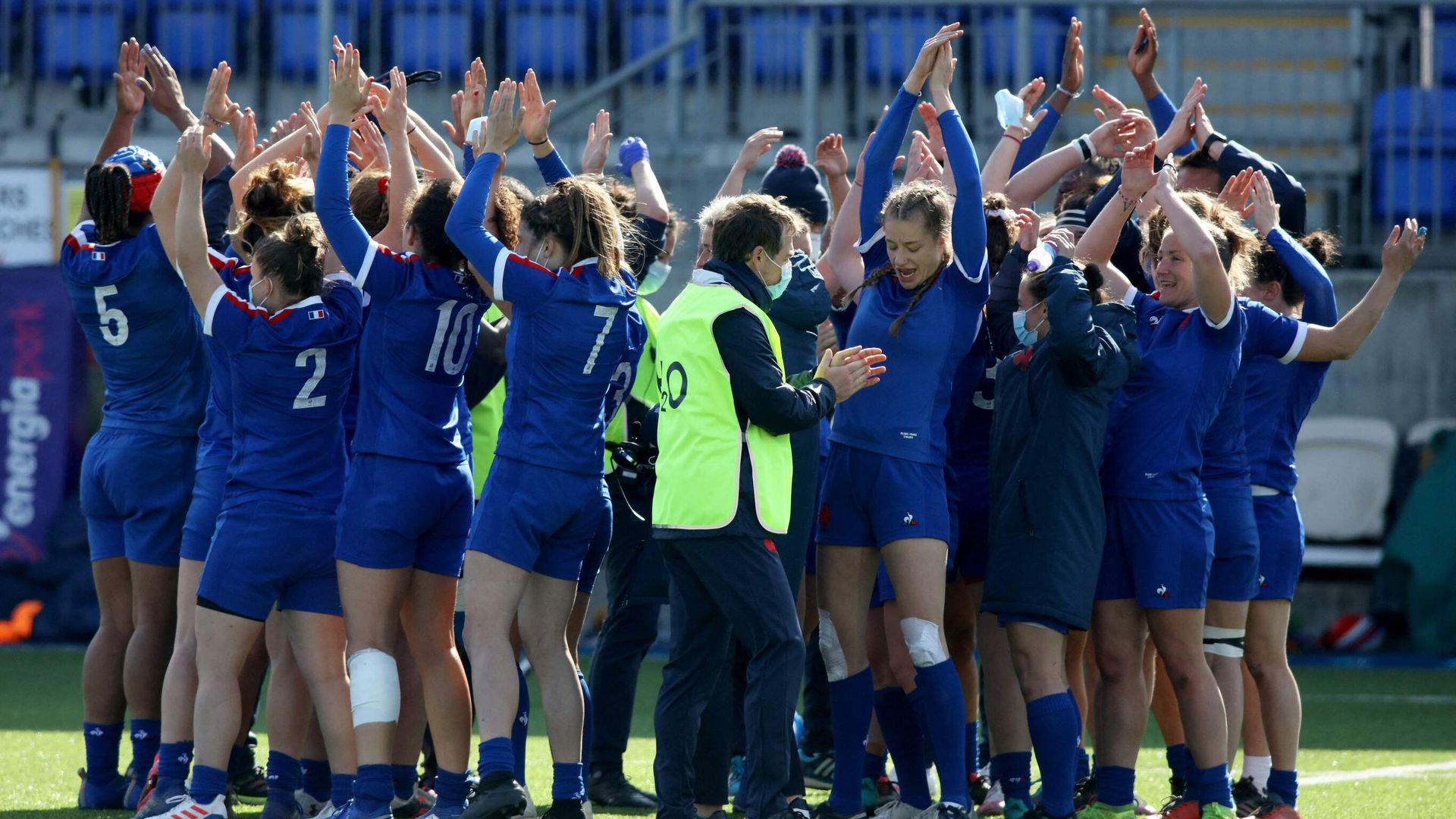 France crush Ireland to set up England Six Nations final