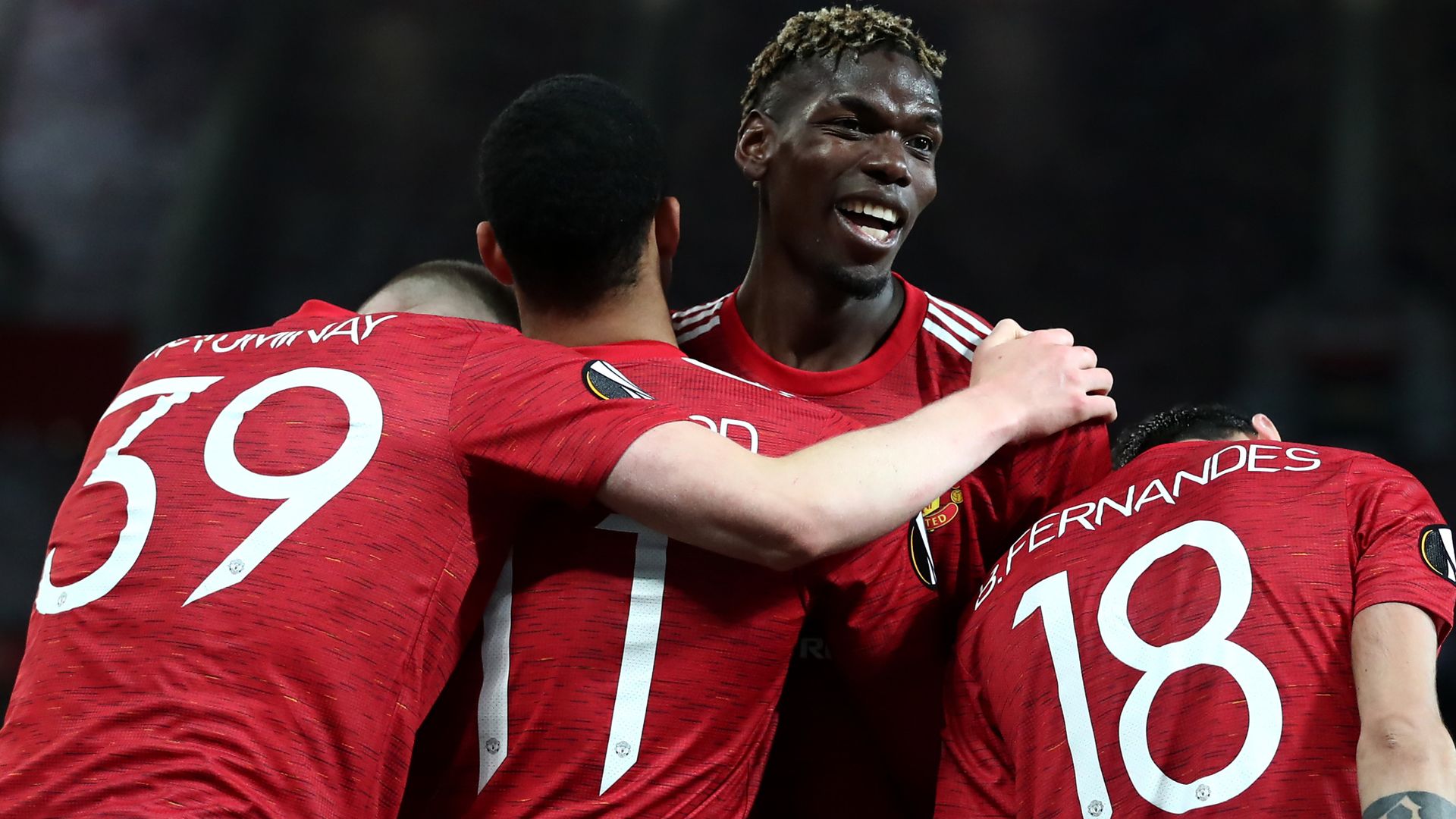Ruthless Utd hit Roma for six to put one foot in final