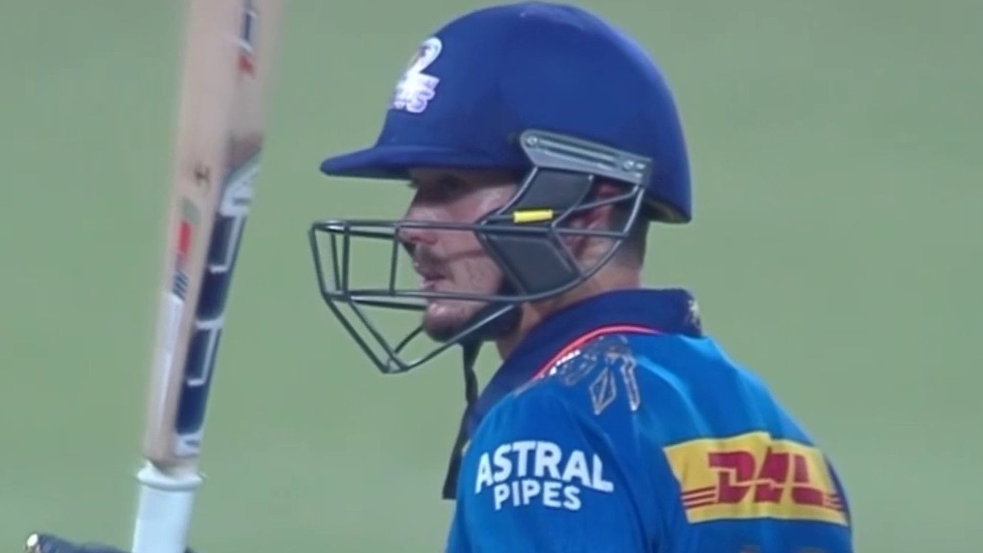 De Kock's dashing 70no downs Royals