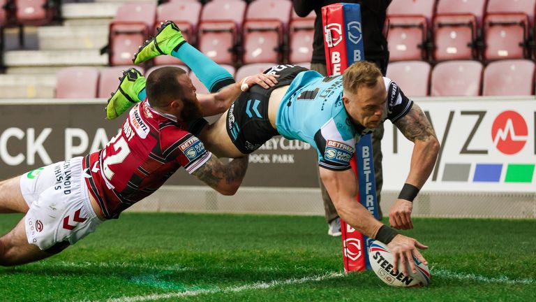 Adam Swift took flight for Hull's first try