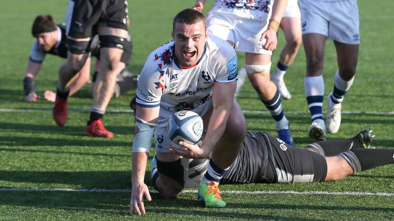 Bristol Bears' Earl celebrates scoring his side's fourth try