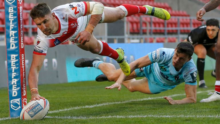 This Tommy Makinson effort was ruled out 