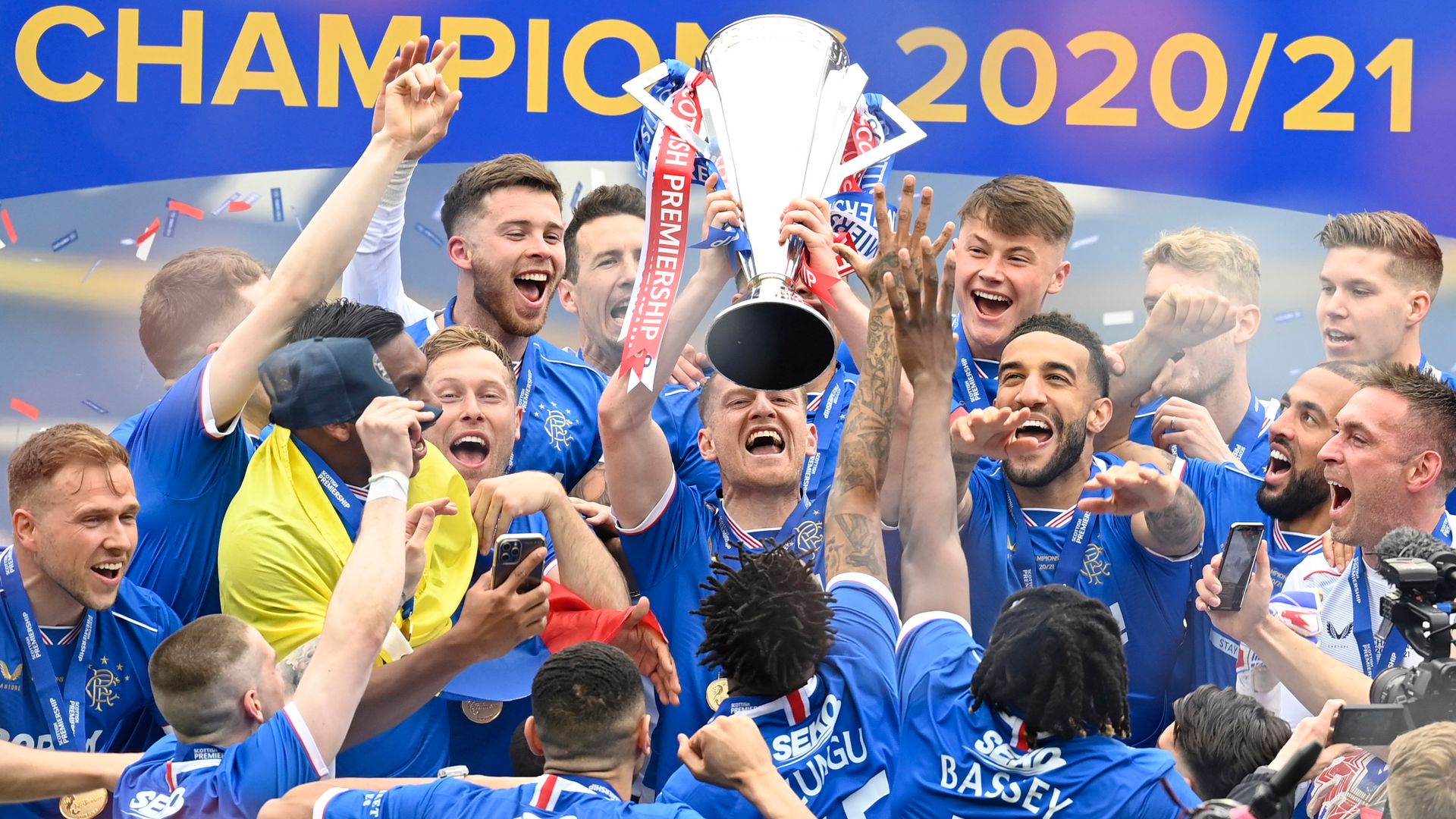 Rangers chief talks administraion, title race, Gerrard impact & more