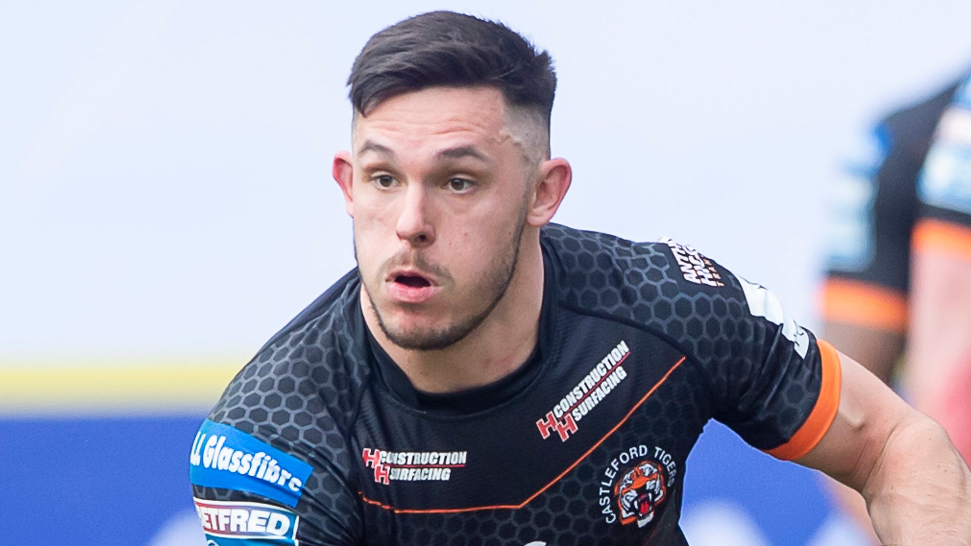 Evalds signs Cas contract extension
