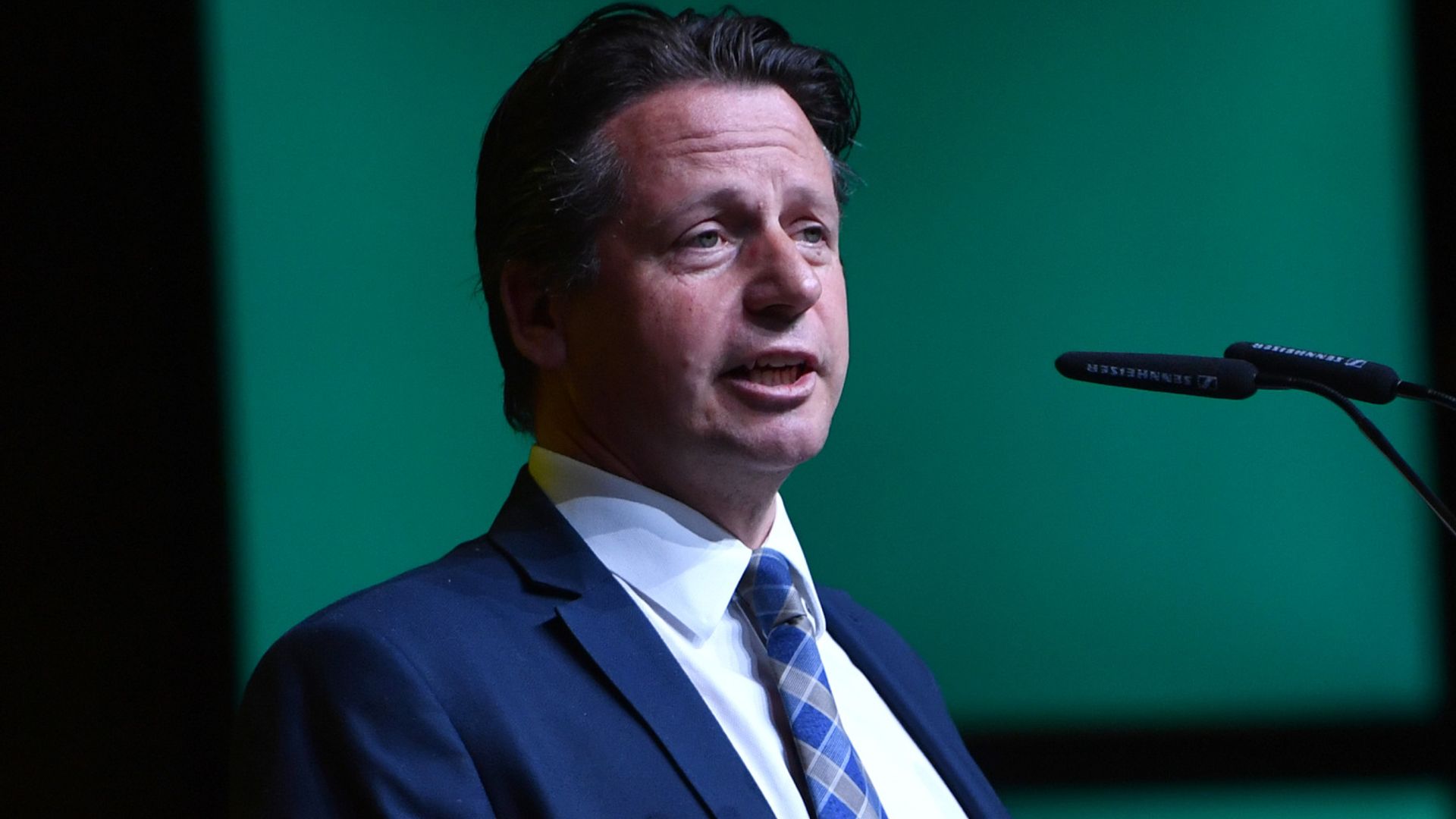 Sports told to increase funding for research into head injuries