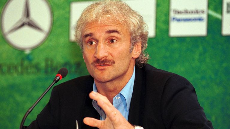 Rudi Völler: 2000-2004, konnte in 28 Partien 18 Siege einfahren (vier Unentschieden & sechs Niederlagen)