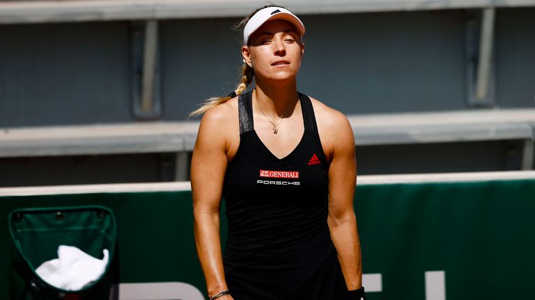 Angelique Kerber a suferit o ieșire dezamăgitoare la Roland Garros duminică (Foto: Frank Moulter/picture-alliance/dpa/AP Images)