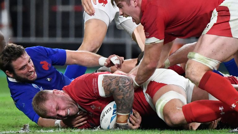 Wales left it late to beat 14-man France and seal a third ever Rugby World Cup semi-final place 