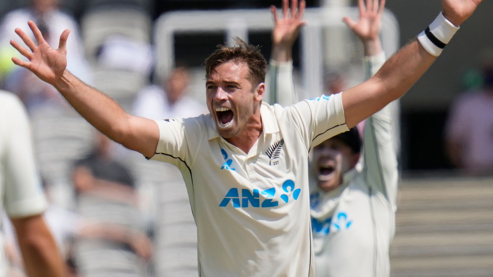 Tim Southee finds swing and bowls smartly to shred England ...