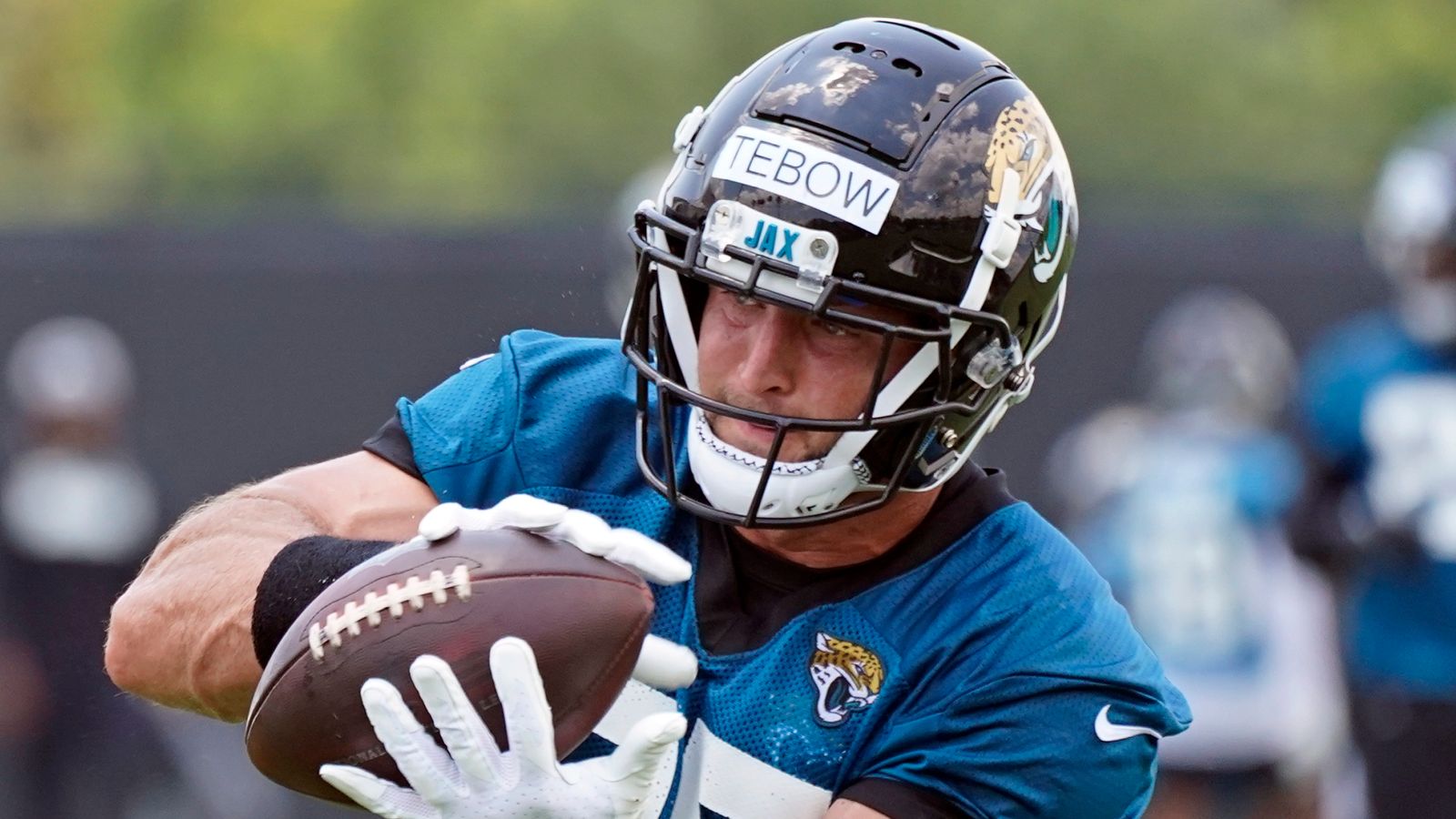 Jacksonville Jaguars release QB-turned-TE Tim Tebow