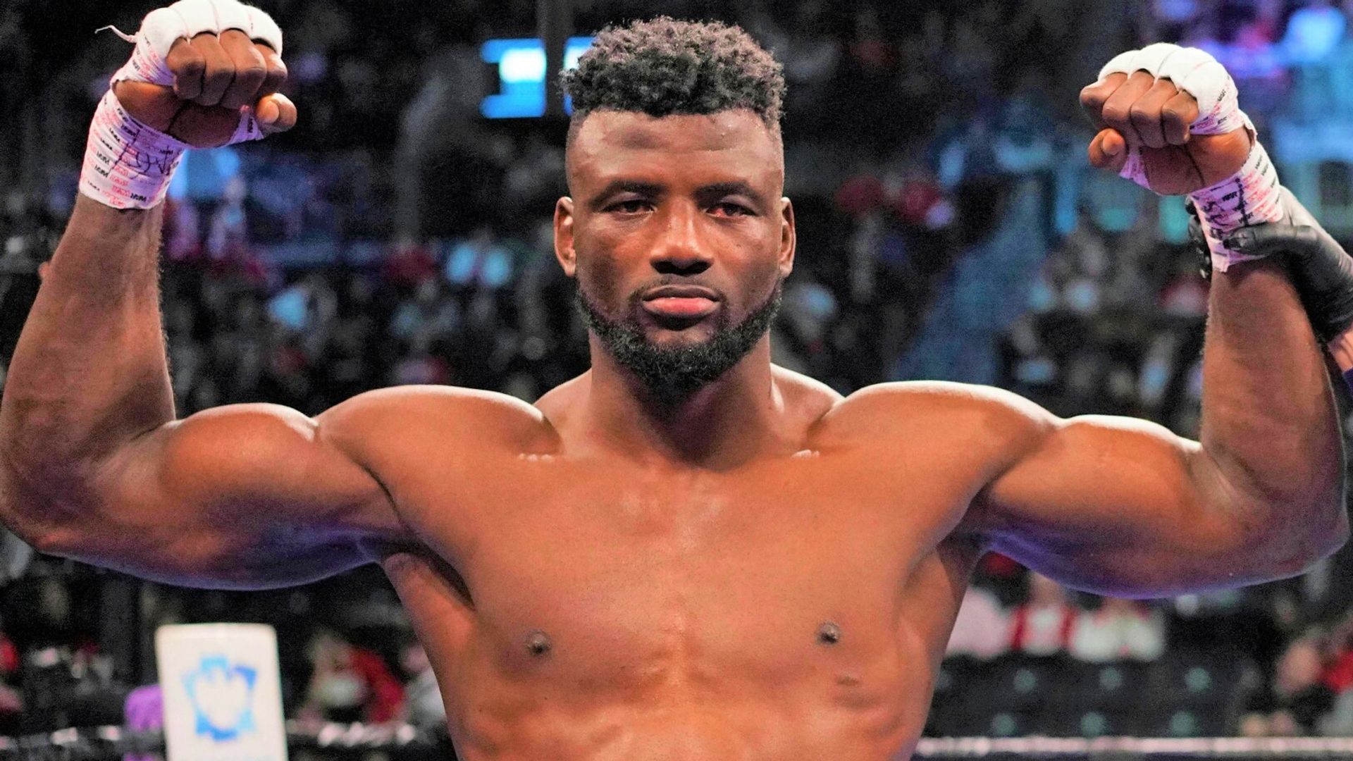 Ajagba knocks out former heavyweight champion Martin in statement win