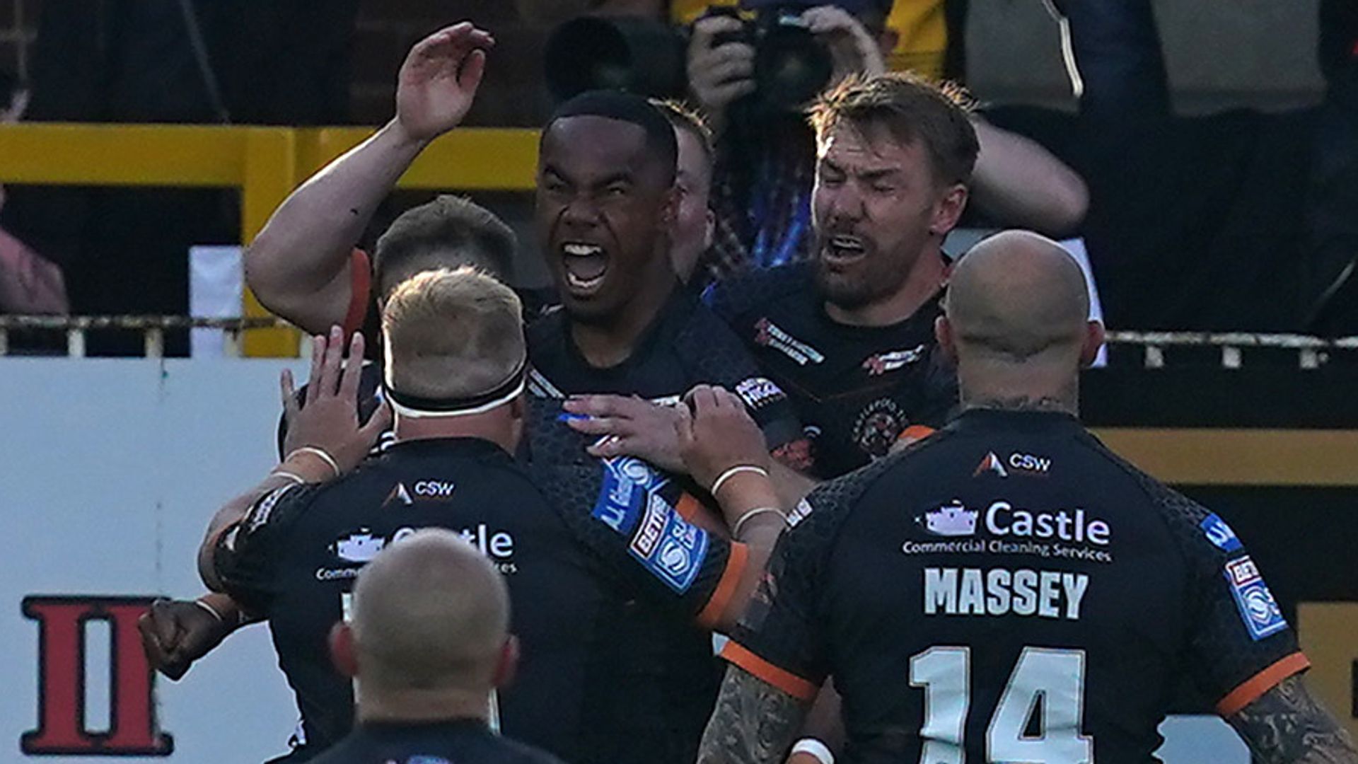Qareqare: Debut try 'an out-of-this-world feeling'
