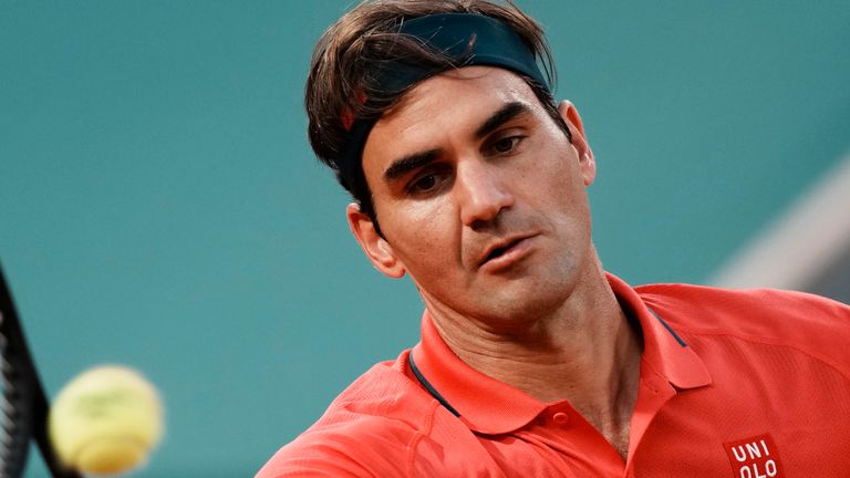 Roger Federer s'est officiellement retiré de Roland-Garros cette année afin de concentrer ses efforts sur Wimbledon 