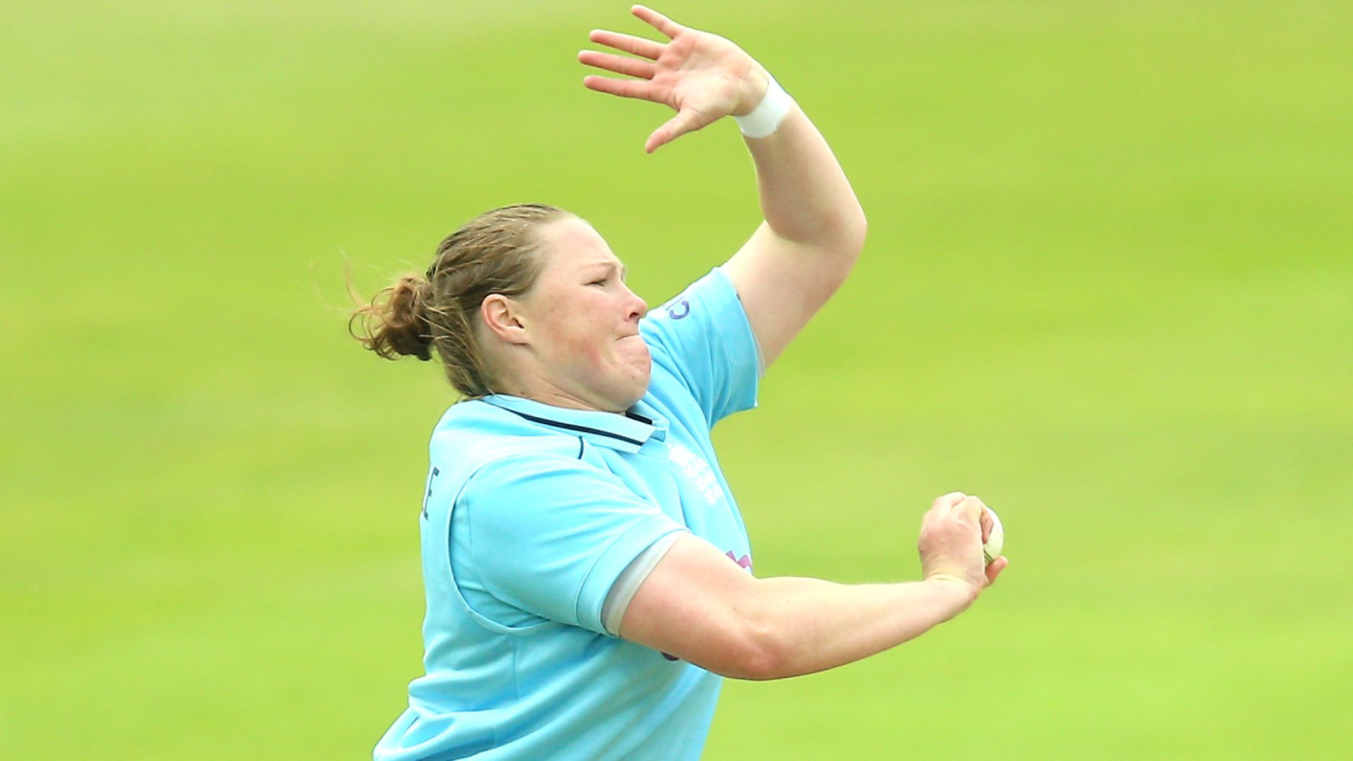 Shrubsole glad to be back after 'difficult year'