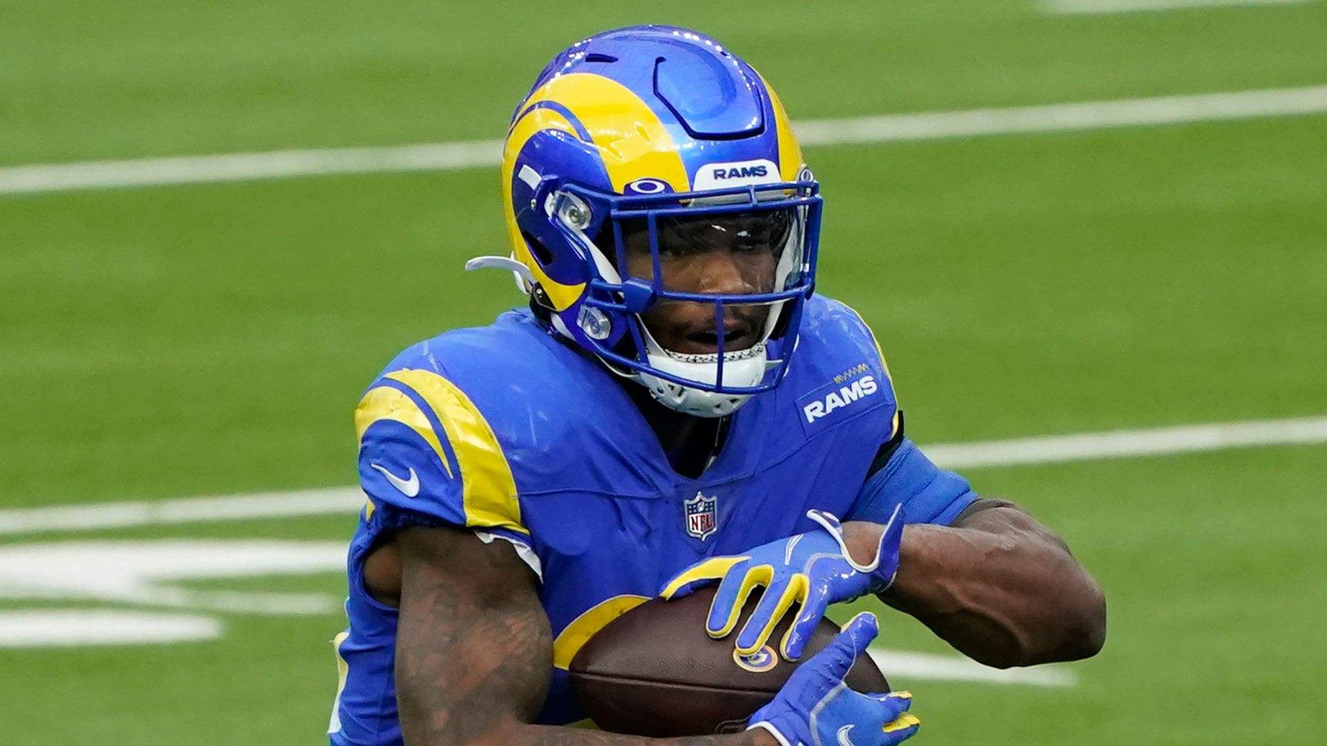 Rams' Akers tears Achilles; set to miss season