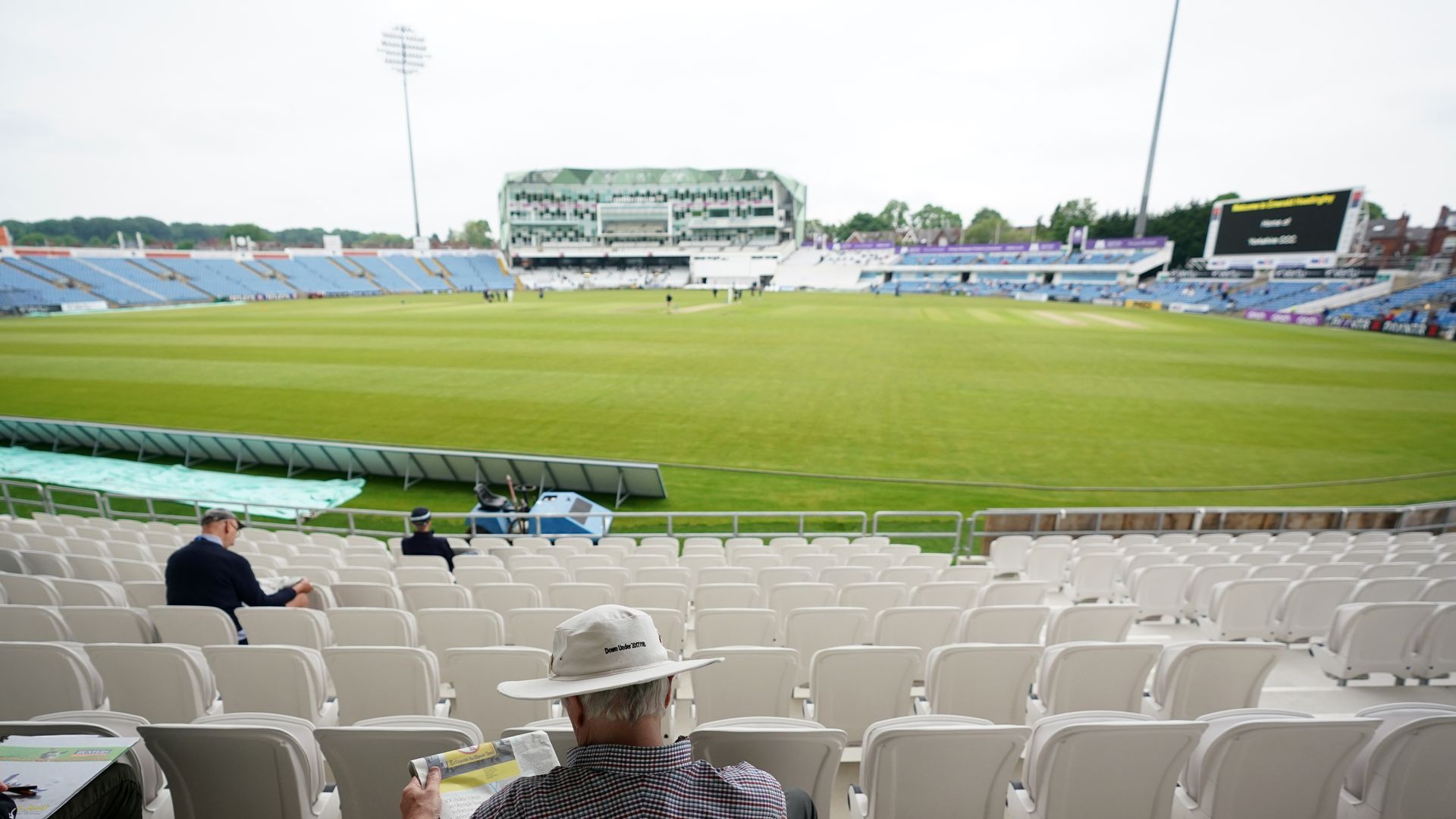 Wet Headingley forces Roses clash to be abandoned