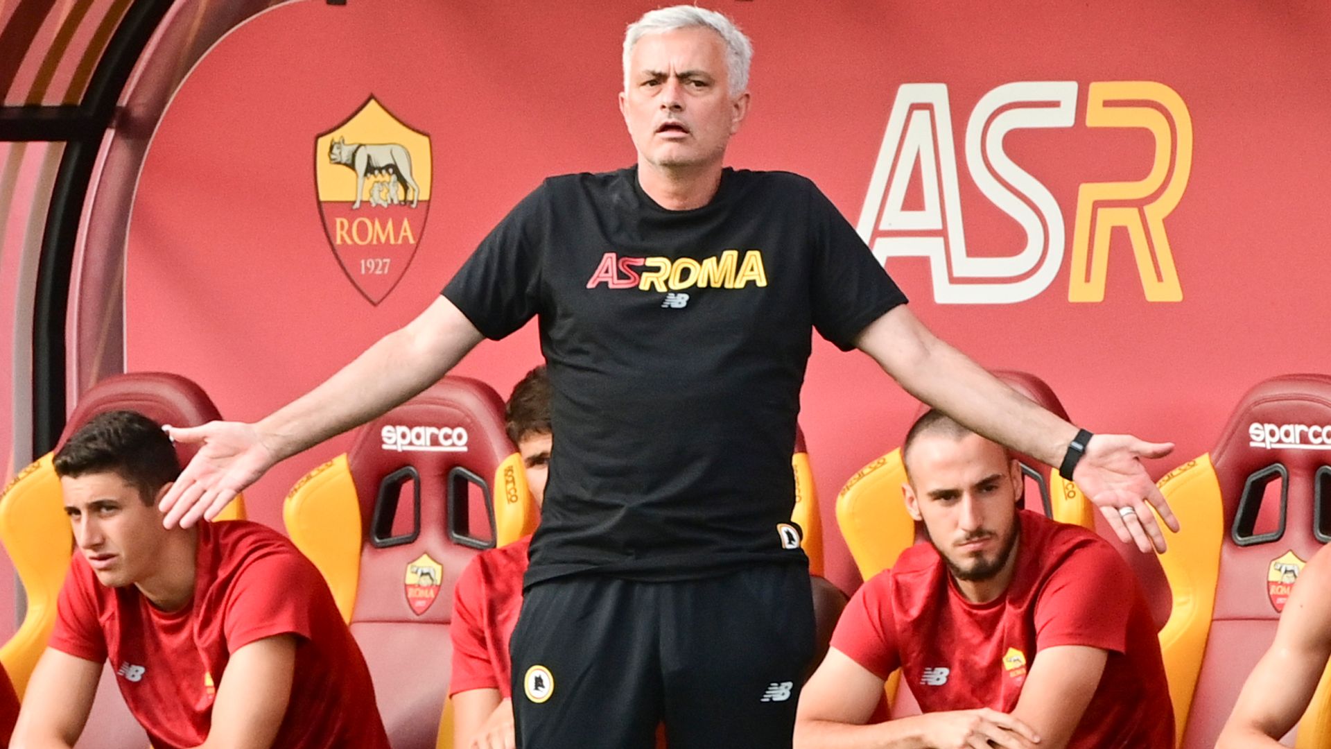 Roma score 10 in Mourinho's first game