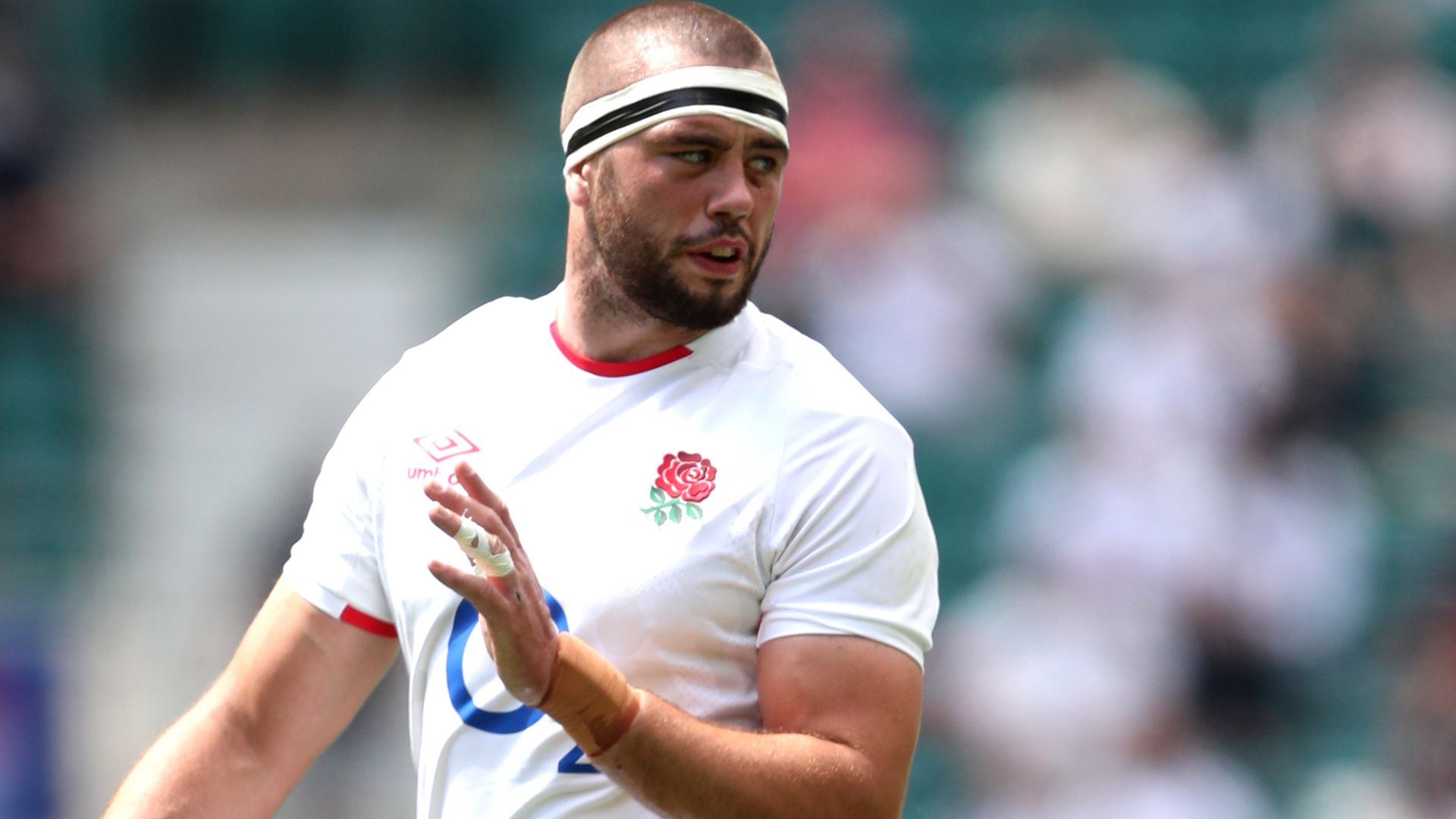 Ludlow cited for striking with the knee in win over Canada