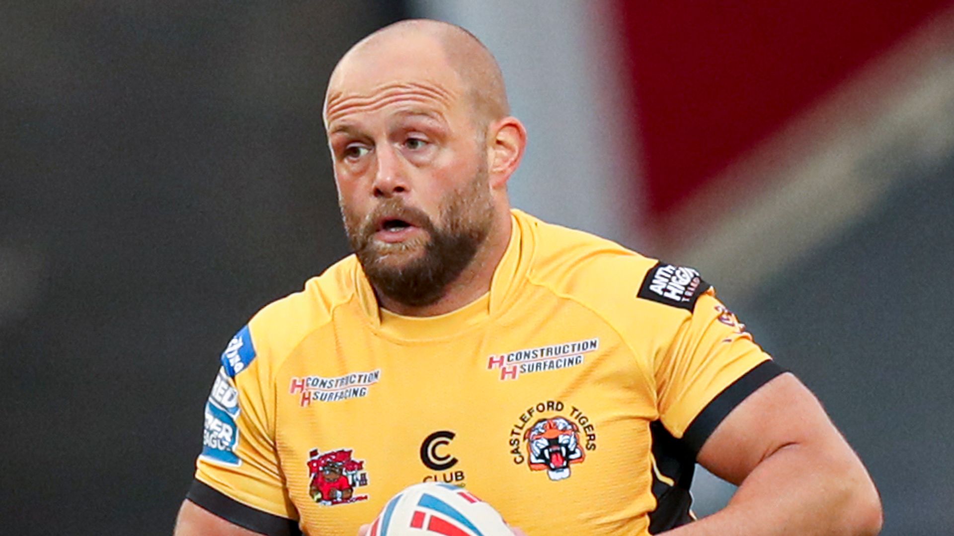Man of Steel McShane signs Cas extension
