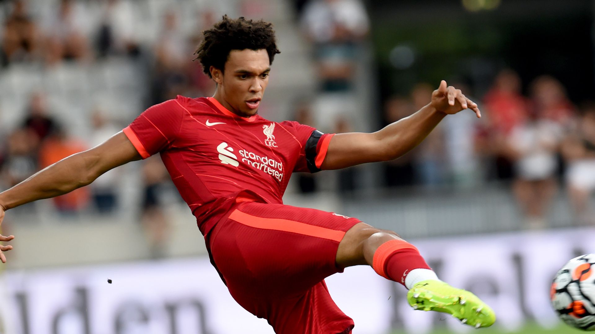 Alexander-Arnold signs new long-term Liverpool deal