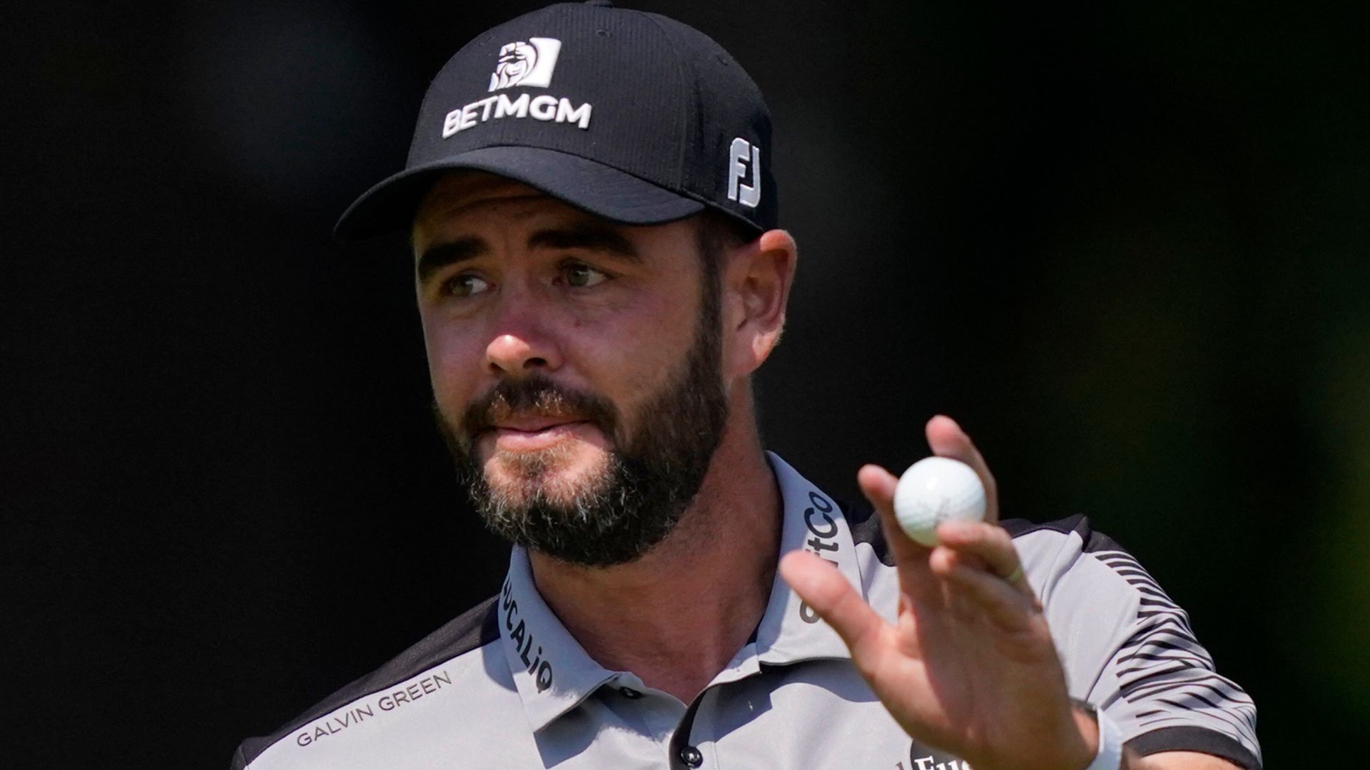 Merritt shares lead after Detroit ace