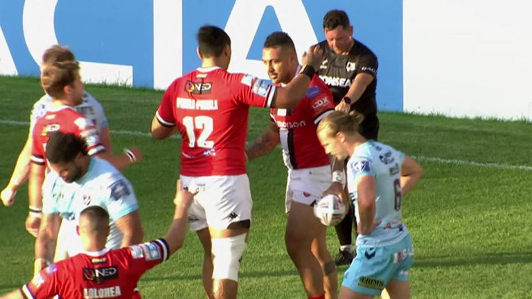 Highlights from the Betfred Super League clash between Salford Red Devils  and Wakefield Trinity. 