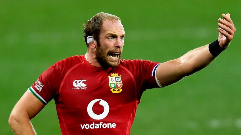 Alun Wyn Jones salió de la banca ante los Stormers