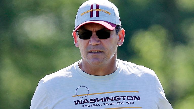L'entraîneur-chef de l'équipe de football de Washington, Ron Rivera, est immunodéprimé après une bataille contre le cancer en 2020