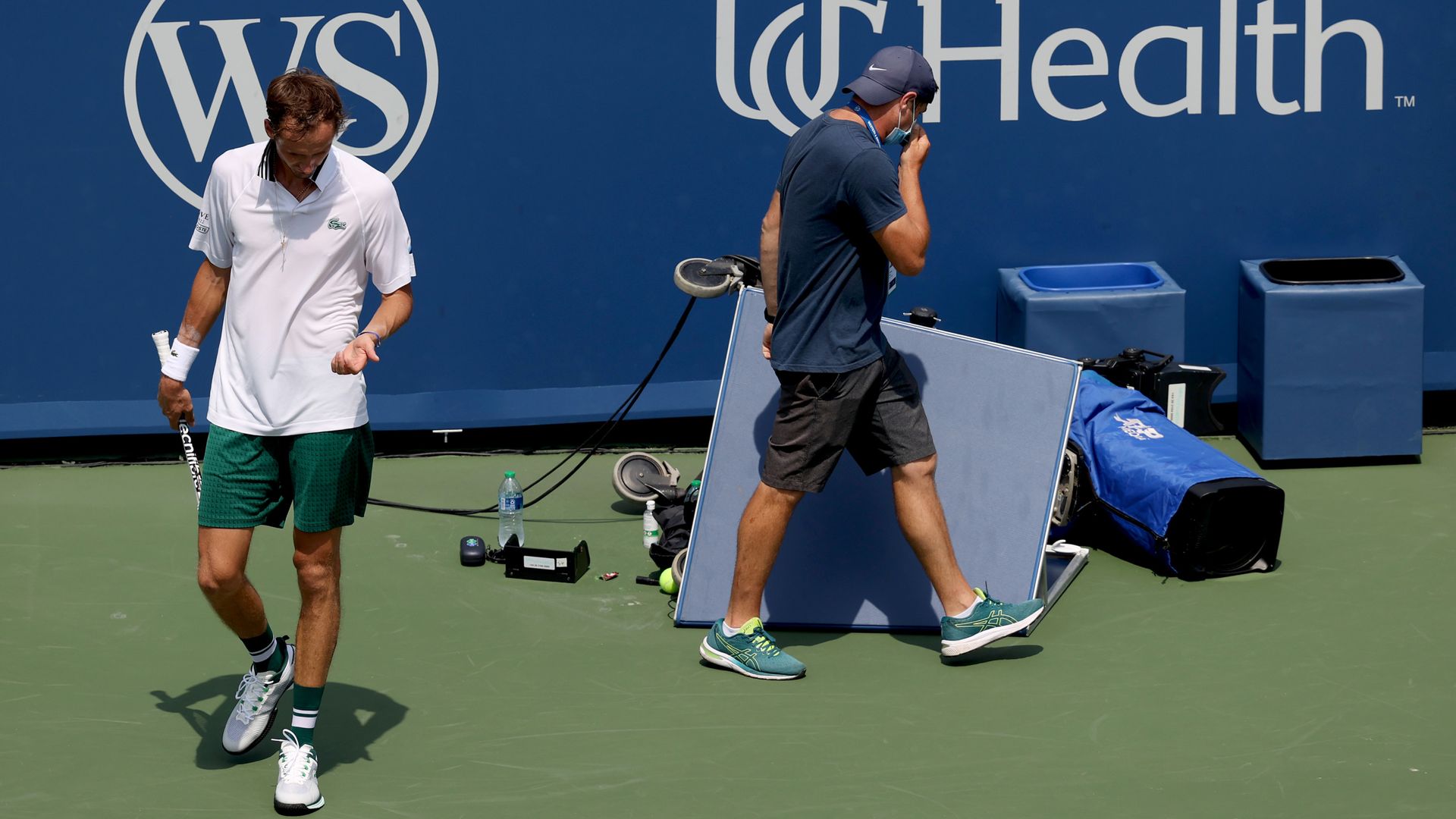 Medvedev collides with camera and loses Cincinnati semi-final