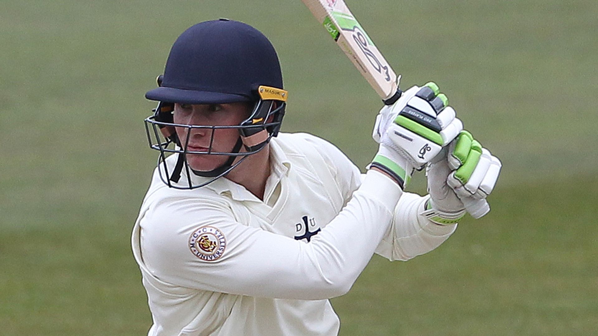 Benjamin hits debut ton as Warwickshire dominate Lancs