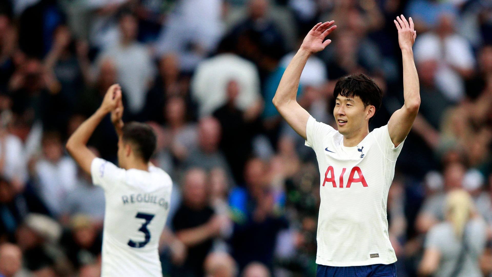 Spurs lift Kane gloom with defiant display