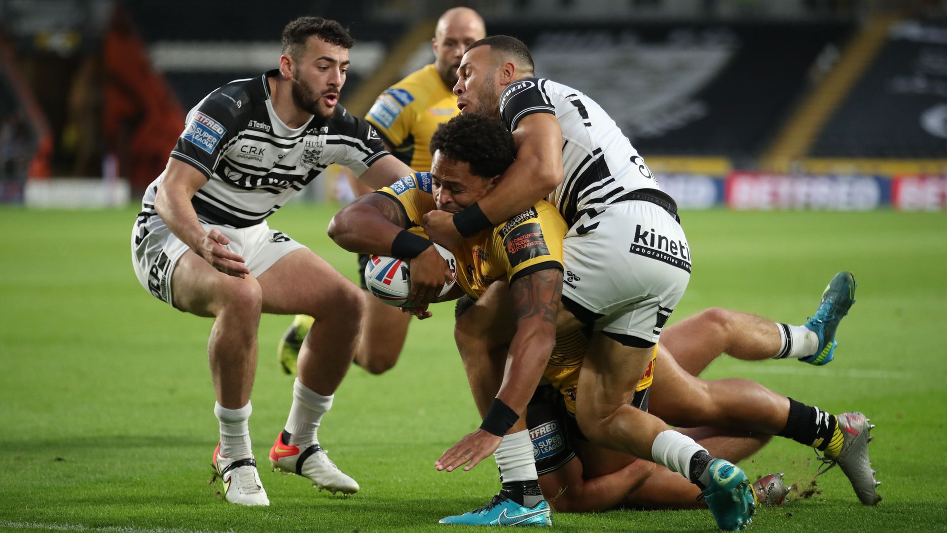 Castleford claim impressive win against Hull FC