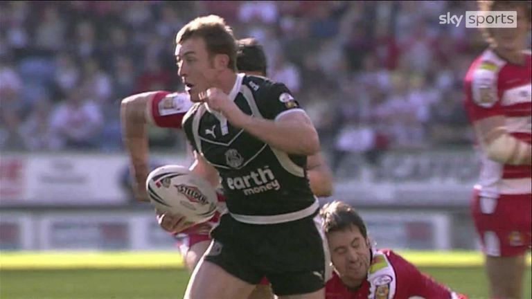 Relive James Roby's stunning try for St Helens in the 2007 derby clash with Wigan Warriors